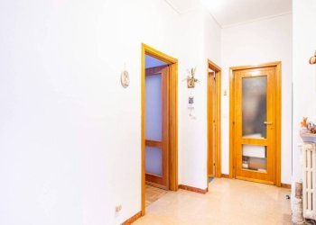 Corridoio - Trilocale via Luigi Negrelli, 19, Cuneo (zona Centro) - foto 3