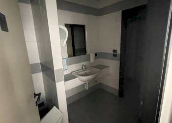 Bagno - Ufficio strada del Drosso, 33, Torino (zona Mirafiori Sud) - foto 13
