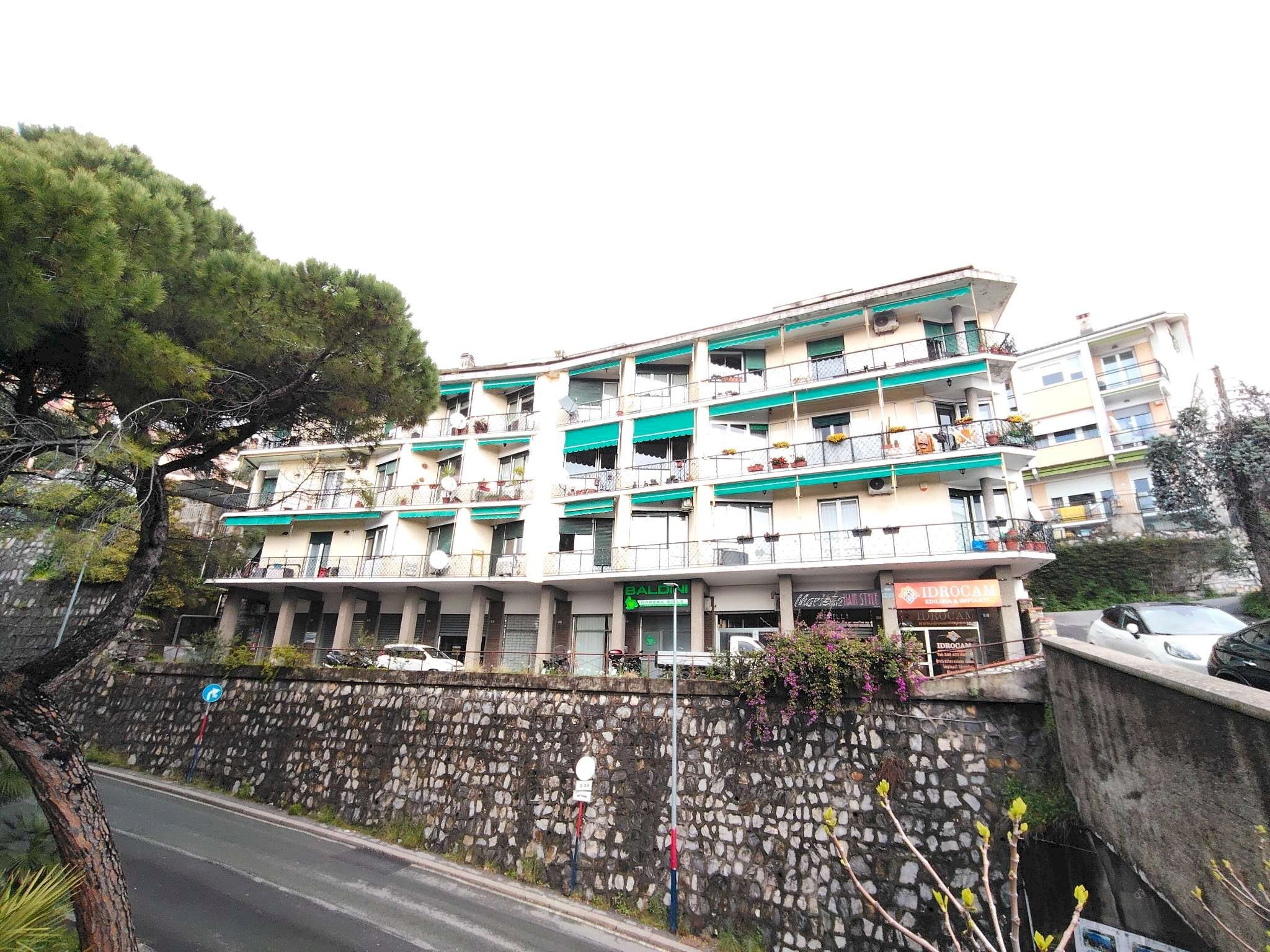 1 condominio prospetto sud - Two-room apartment via G. Mendozza, Genova (neighborhood Quinto) - photo 1