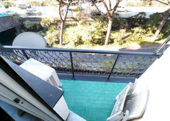 25 balconcino soggiorno - Two-room apartment via G. Mendozza, Genova (neighborhood Quinto) - photo 24