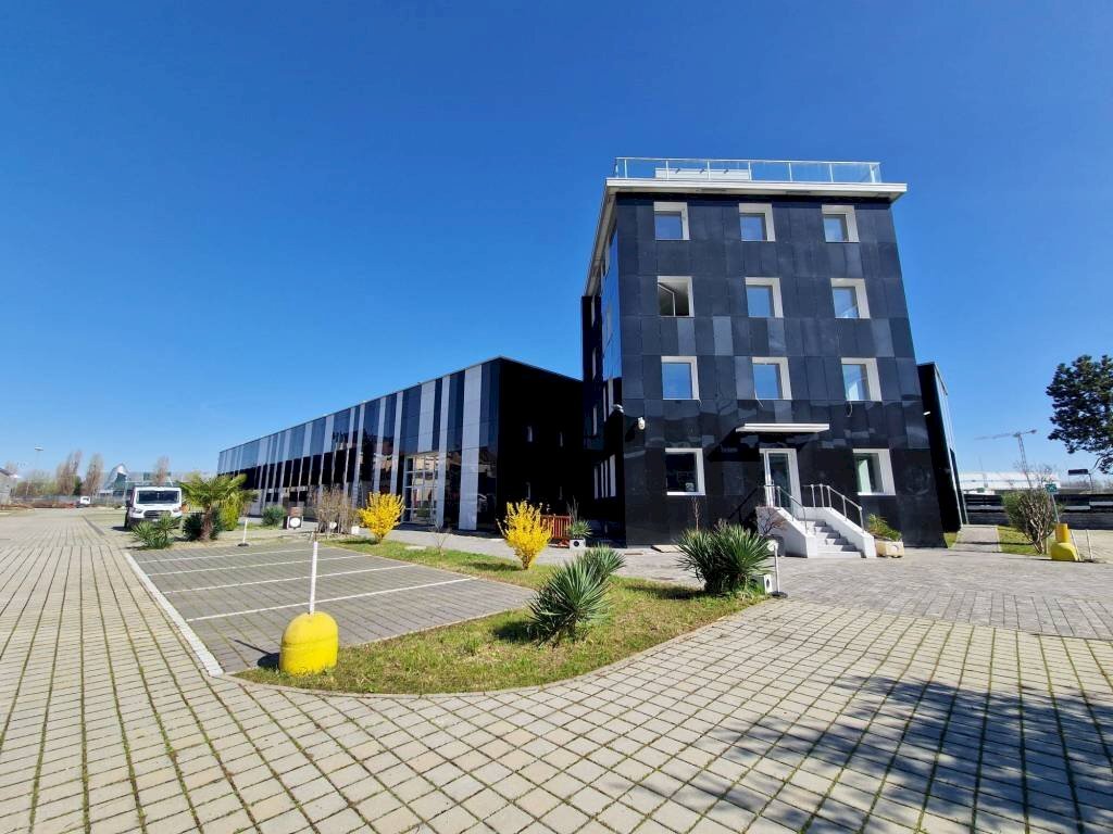 Facciata - Capannone via Sempione, Pero - foto 3