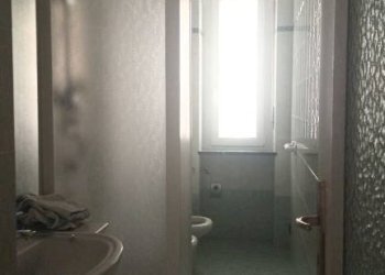 Bagno - Three-room apartment via Rodolfo Renier, 6, Torino (neighborhood San Paolo) - photo 6