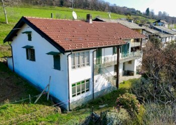 Facciata - Villa strada Vecchia di San Giovanni, 49, Luserna San Giovanni - foto 4