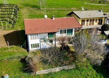 Facciata - Villa strada Vecchia di San Giovanni, 49, Luserna San Giovanni - foto 46