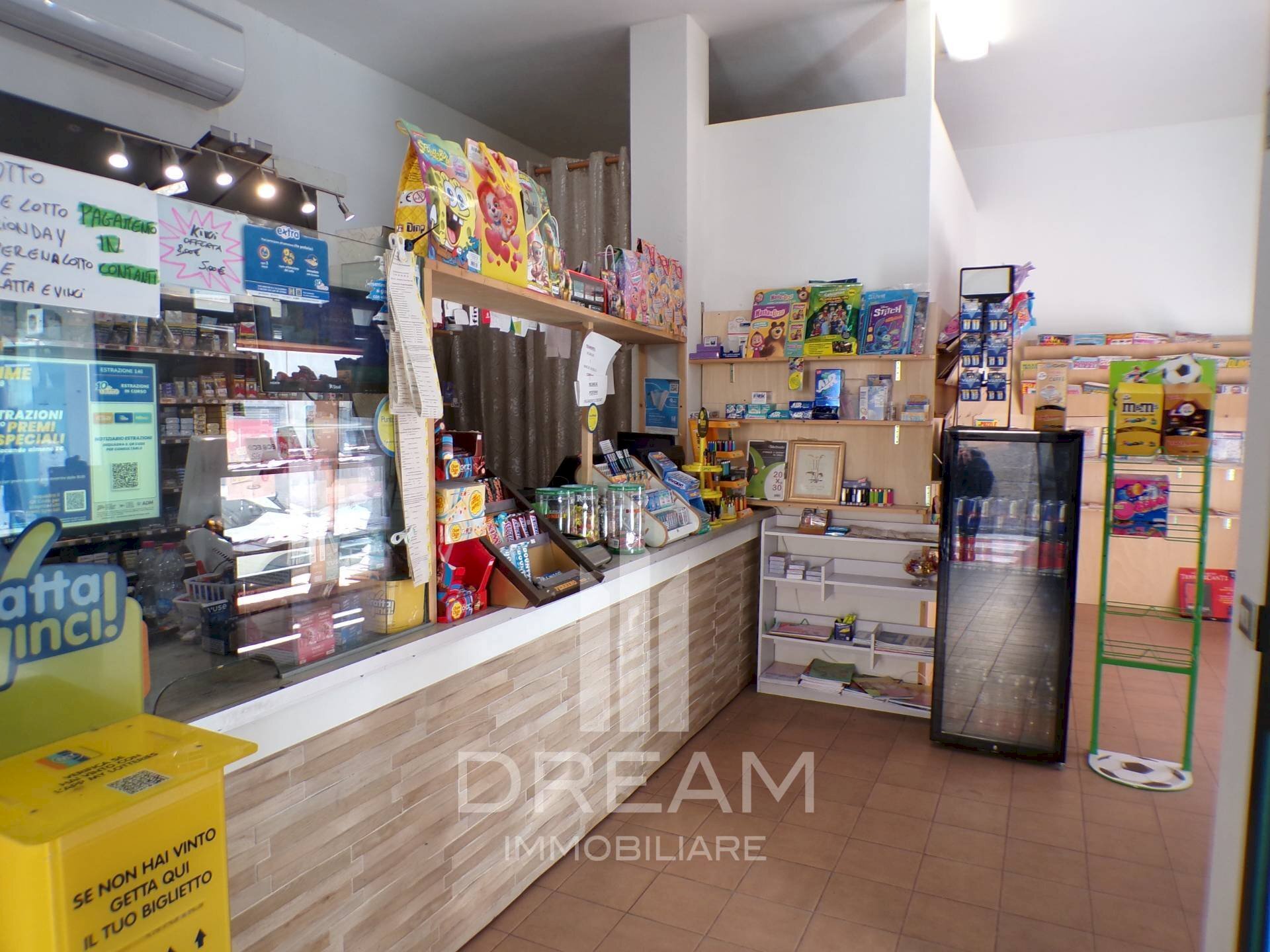 Foto 3 - Attività Commerciale Via Enrico Toti, Cagliari - foto 3