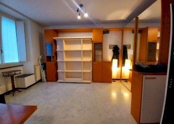 appartamento in locazione genova piazza da varagin - Apartment piazzetta Jacopo da Varagine, Genova (neighborhood Centro Storico) - photo 2