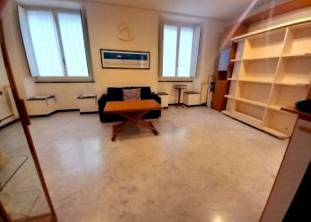 appartamento in locazione genova piazza da varagin - Apartment piazzetta Jacopo da Varagine, Genova (neighborhood Centro Storico) - photo 3
