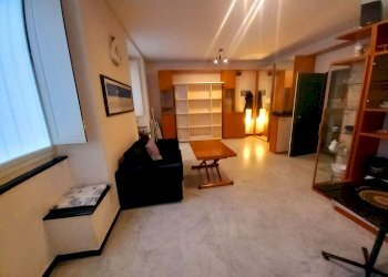 appartamento in locazione genova piazza da varagin - Apartment piazzetta Jacopo da Varagine, Genova (neighborhood Centro Storico) - photo 6