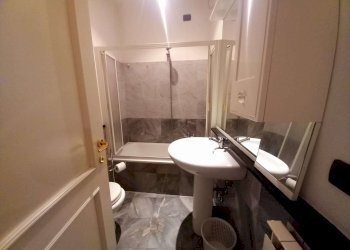 appartamento in locazione genova piazza da varagin - Apartment piazzetta Jacopo da Varagine, Genova (neighborhood Centro Storico) - photo 12