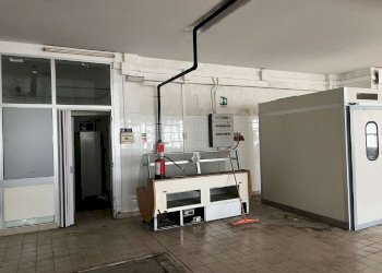 fondo locale commerciale in vendita genova staglie - Shed via Tortona, Genova (neighborhood Staglieno) - photo 6