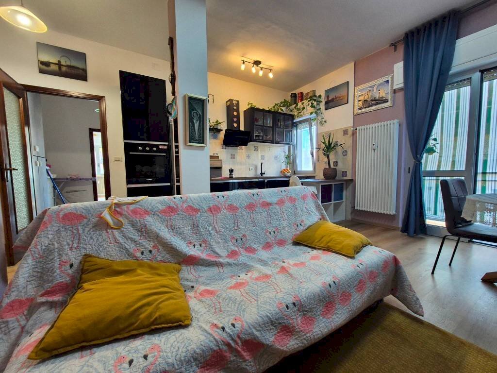 Salone - Quadrilocale via dei Lerda, 18, frazione Madonna Delle Grazie, Cuneo - foto 3