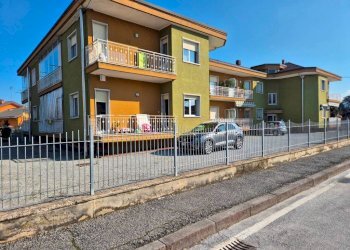 Facciata - Quadrilocale via dei Lerda, 18, frazione Madonna Delle Grazie, Cuneo - foto 2