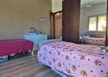 Camera da letto - Quadrilocale via dei Lerda, 18, frazione Madonna Delle Grazie, Cuneo - foto 19