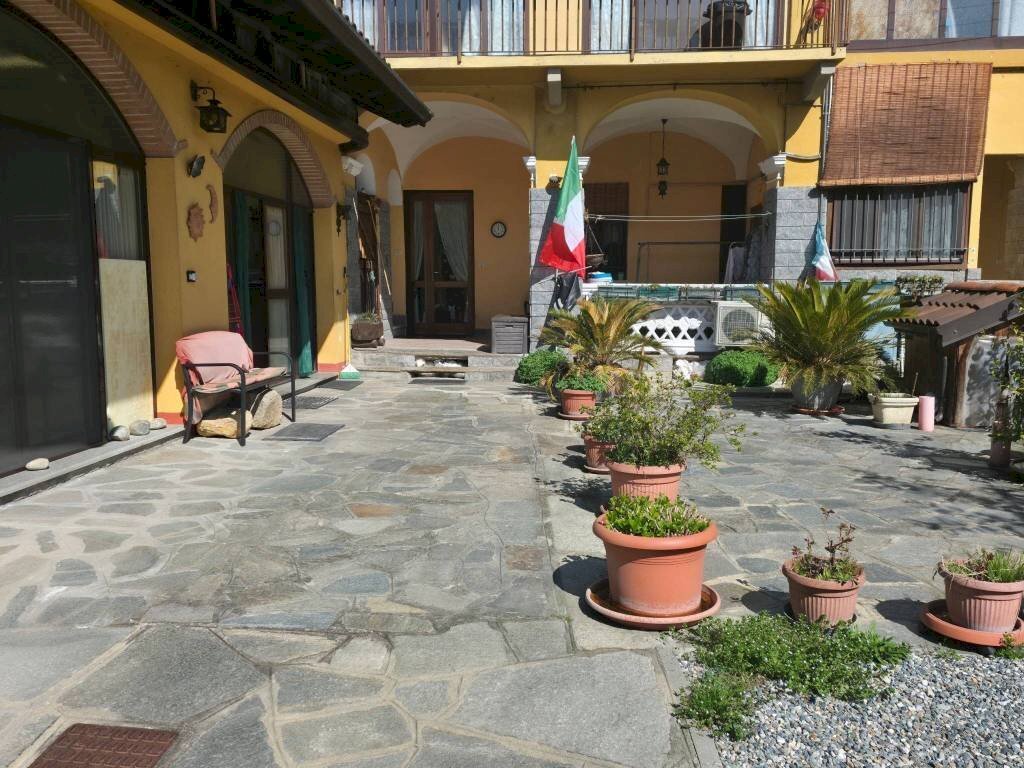 Cortile interno - Two-room apartment Strambino - photo 3