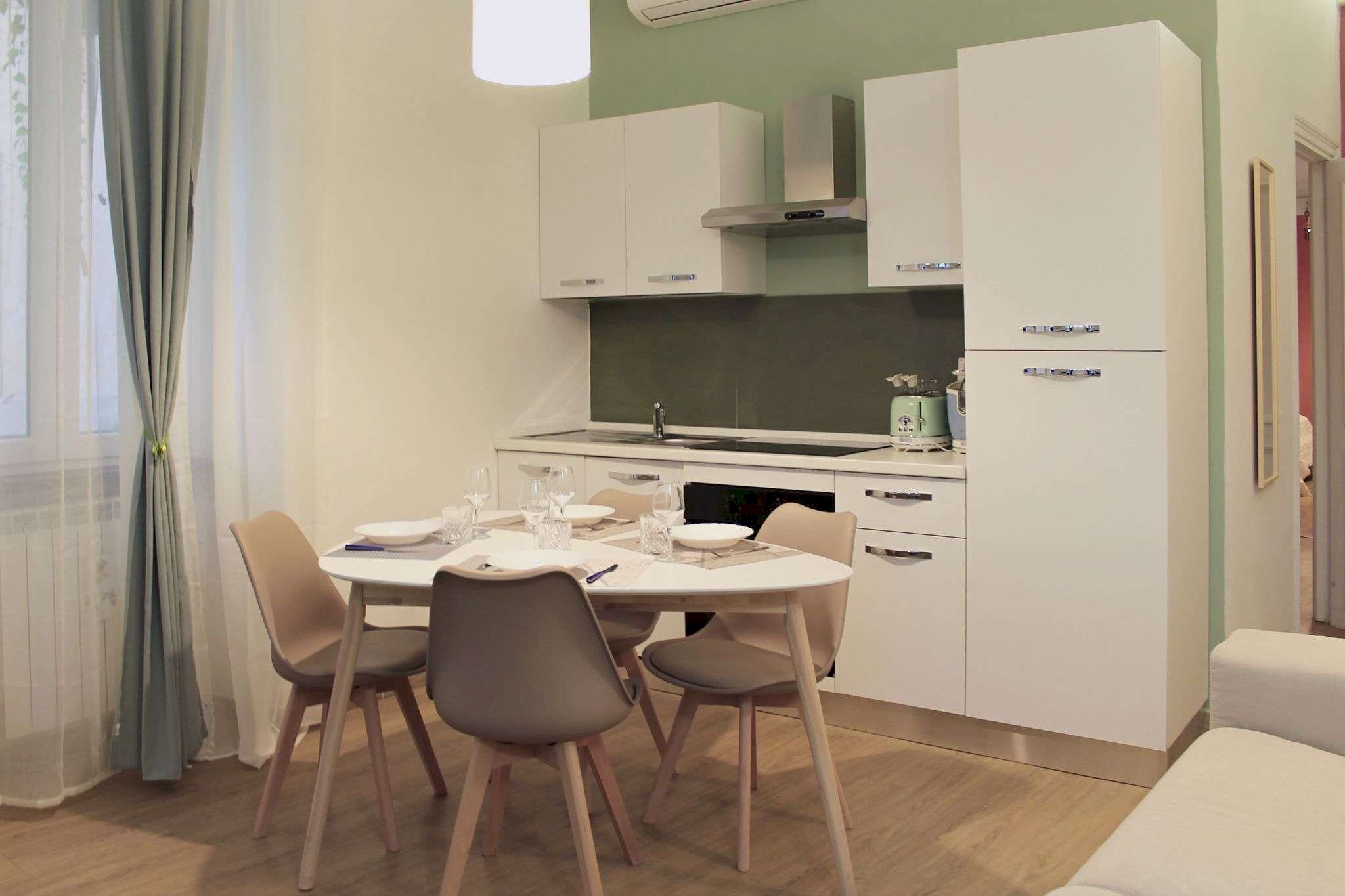 soggiorno - Bed & Breakfast via Giuseppe Garibaldi, 12, Roma (neighborhood Trastevere) - photo 2