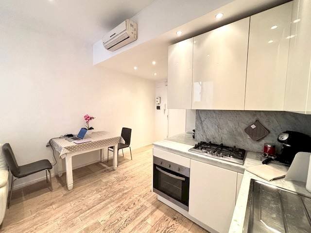 Cucina - Appartamento via San Vincenzo, Genova (zona Centro) - foto 3