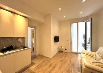 Salone - Appartamento via San Vincenzo, Genova (zona Centro) - foto 1