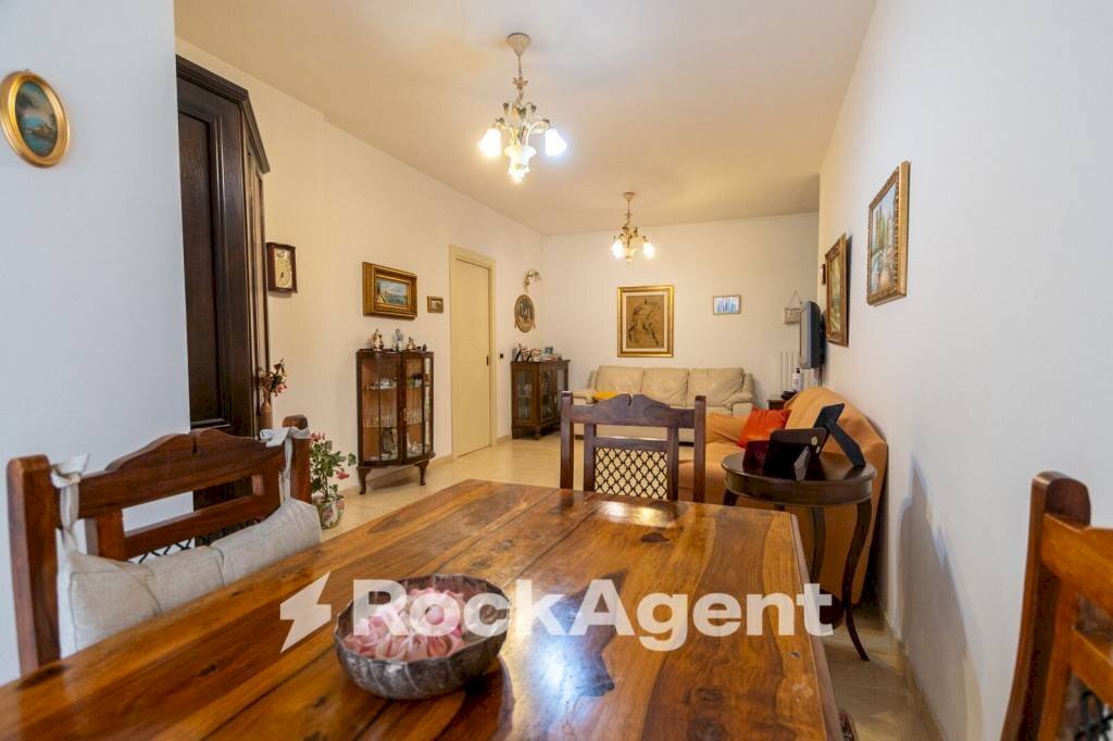 Salone - Four-room apartment viale dei Bizantini, 75/2, Catanzaro - photo 3