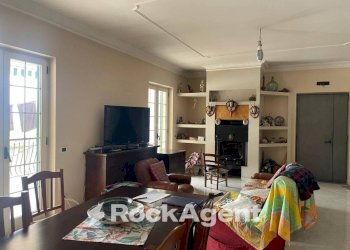 Salone - Appartamento via Mutulano, 20, Lettere - foto 3