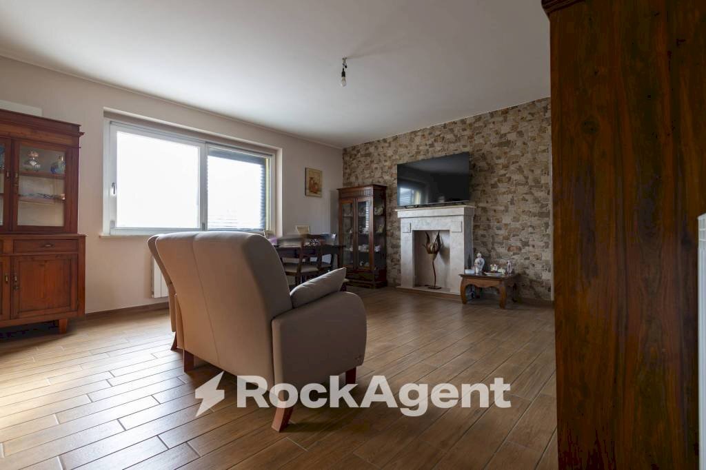 Salone - Trilocale via Bisceglia, Catanzaro - foto 3