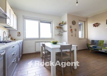 Cucina - Trilocale via Bisceglia, Catanzaro - foto 14