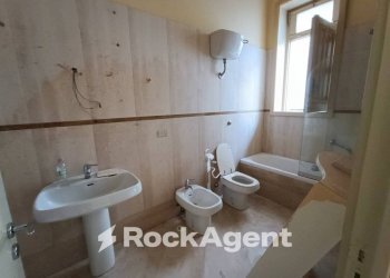 Bagno - Appartamento via Regina Elena, 25, Trepuzzi - foto 12