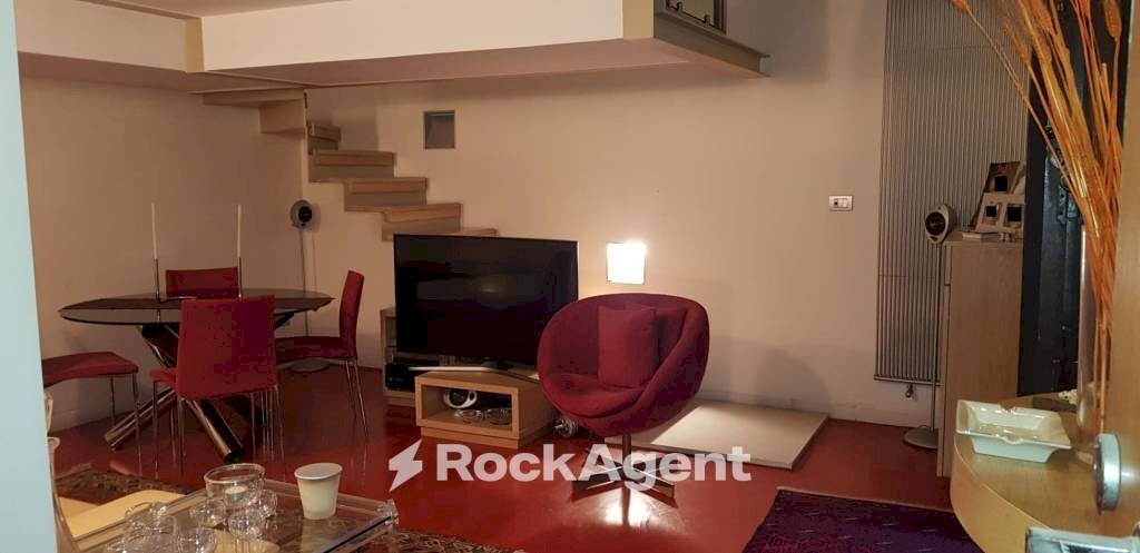 Studio - Two-room apartment vico del Vasto a Chiaia, Napoli (neighborhood Chiaia) - photo 3