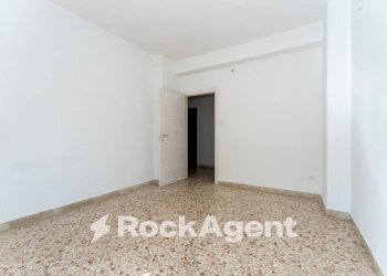 Camera da letto - Three-room apartment via del Canalicchio, 3, Tremestieri Etneo - photo 10