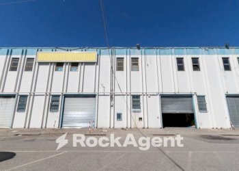 Facciata - Negozio viale Lucrezia della Valle, Catanzaro - foto 1