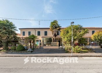 Facciata - Villa a Schiera via Anello, 5, Sant'Angelo di Piove di Sacco - foto 2