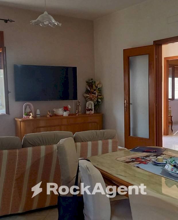 Salone - Three-room apartment via Masseria Spagnuolo, 11, Sarno - photo 2