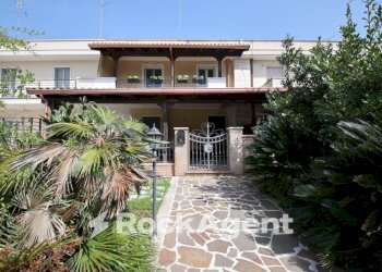 Facciata - Terraced Villa via Mario di Lecce, Lecce - photo 2