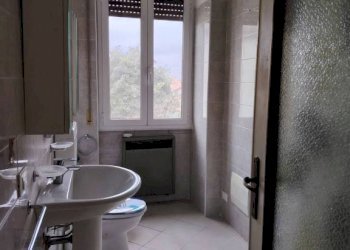Bagno - Three-room apartment via Angelo Amati, 6, Pavia - photo 12
