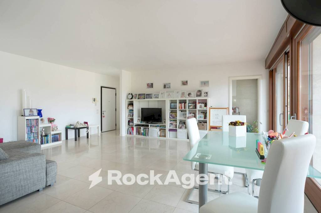 Salone - Appartamento via Madonna della Neve, 5, Bergamo - foto 3