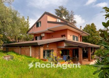 Facciata - Villa via Pietro Maroncelli, 8, Trecastagni - foto 13