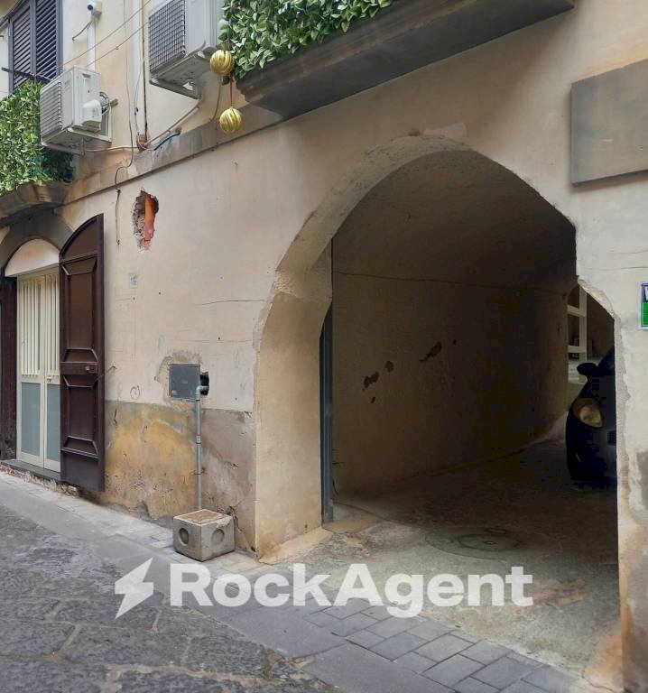 Cortile interno - Monolocale via Mazzini, 22, Sarno - foto 3