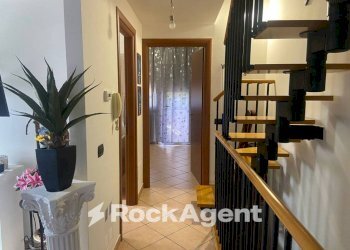 Corridoio - Villa a Schiera via Sortino, 19, Roma - foto 14