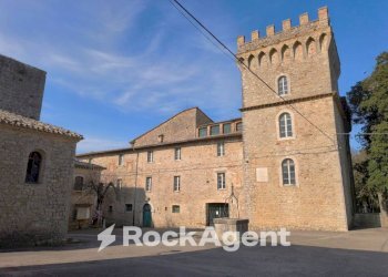 Facciata - Stable - Palace Località Morruzze, 14, Baschi - photo 1