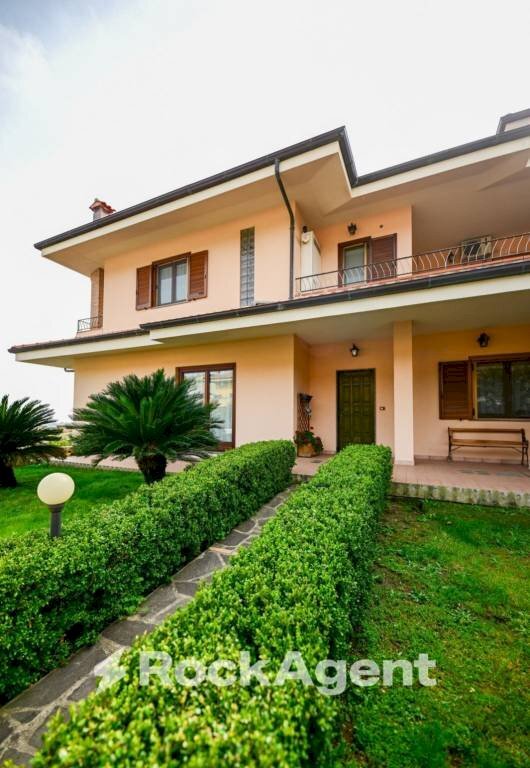 Facciata - Villa via Philadelphia, 17, Satriano - foto 2