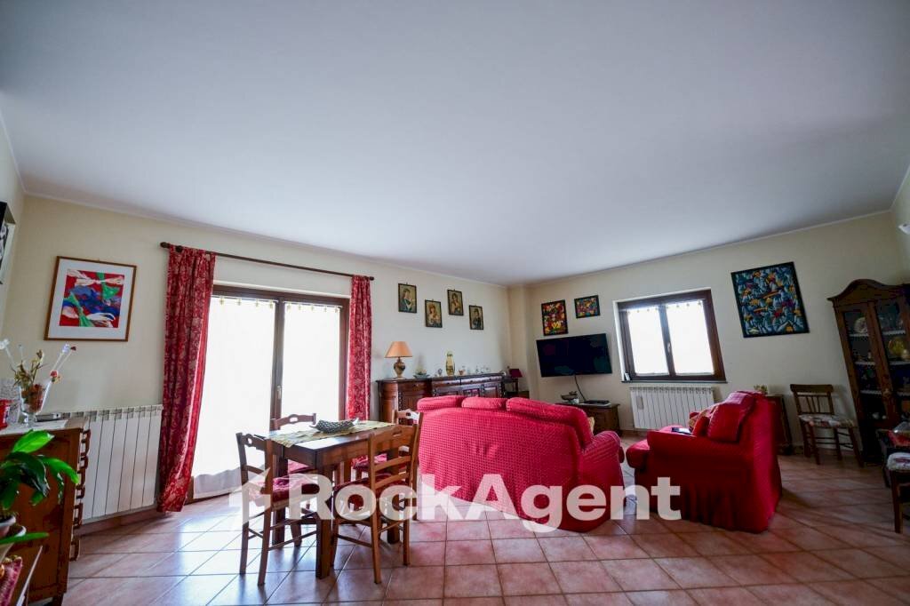 Salone - Villa via Philadelphia, 17, Satriano - foto 3