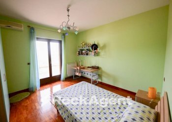 Camera da letto - Villa via Philadelphia, 17, Satriano - foto 18