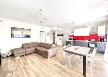 Trilocale Via Borgo Vecchio, Carignano - foto 1