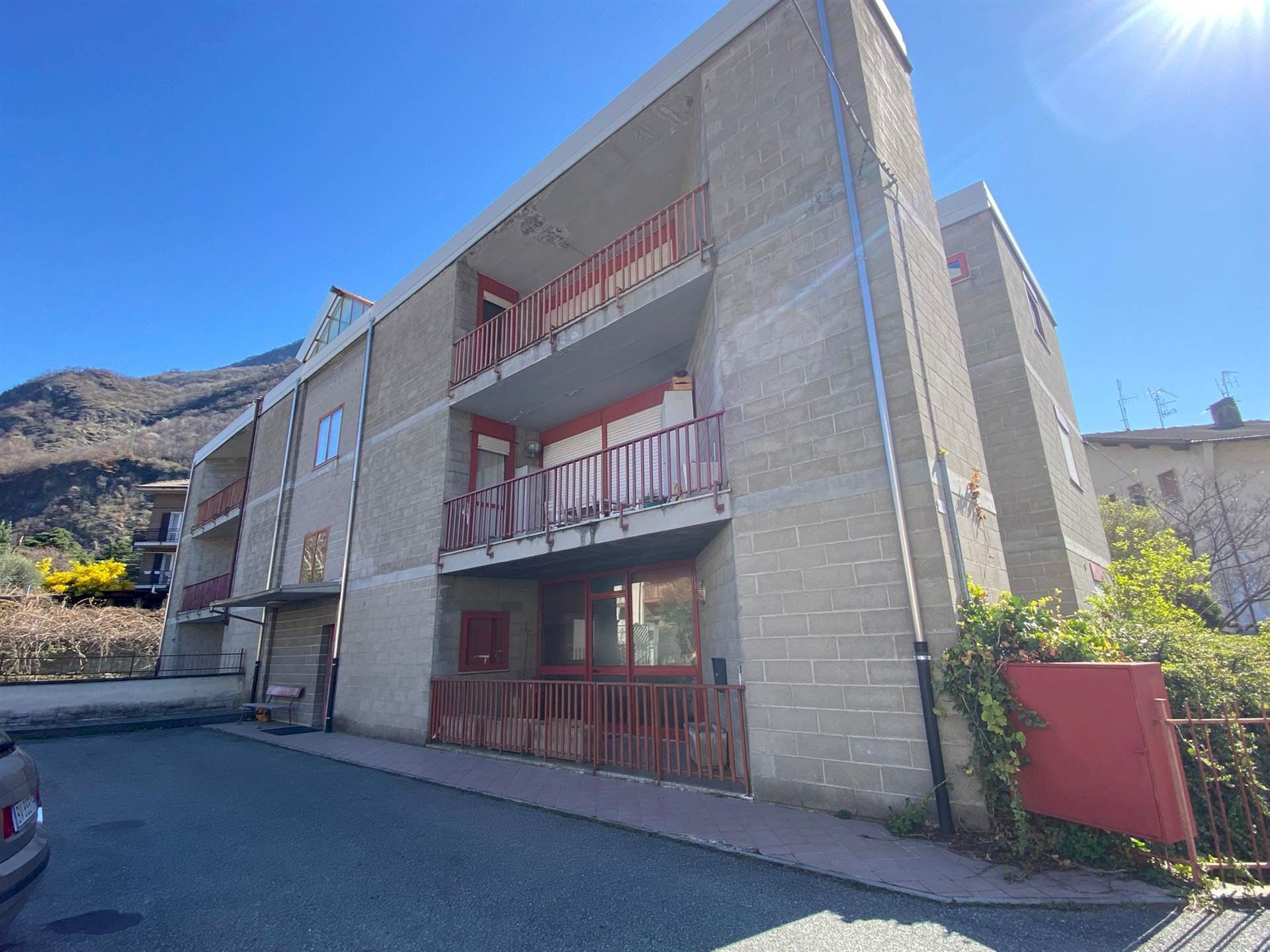 Four-room apartment Via Circonvallazione 32, Verrès - photo 2