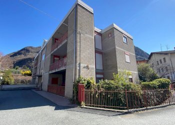 Four-room apartment Via Circonvallazione 32, Verrès - photo 1