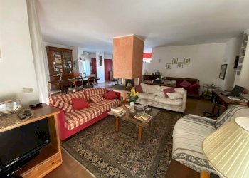 Four-room apartment Via Circonvallazione 32, Verrès - photo 8