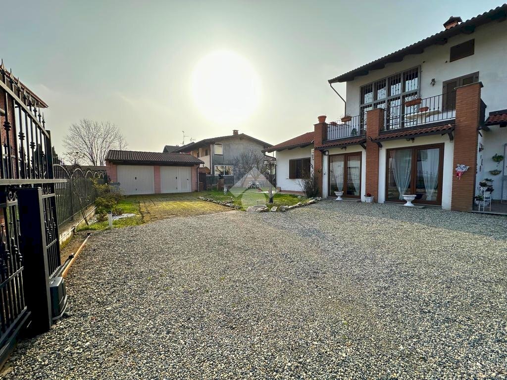 Casa indipendente Via Livorno Ferraris, Bianzè - foto 1