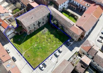 Casale Via San Pietro, 69 
 Trino, Trino - photo 1