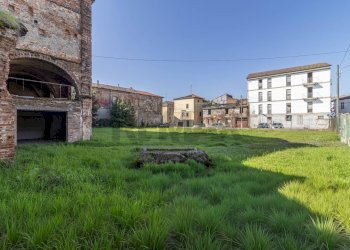 Casale Via San Pietro, 69 
 Trino, Trino - photo 5