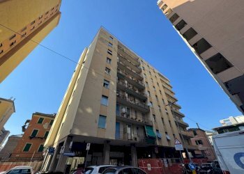 Bilocale Genova (zona Sestri Ponente) - foto 1