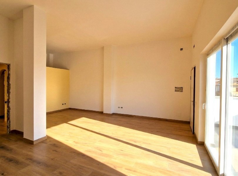 Independent house Mondragone - photo 1